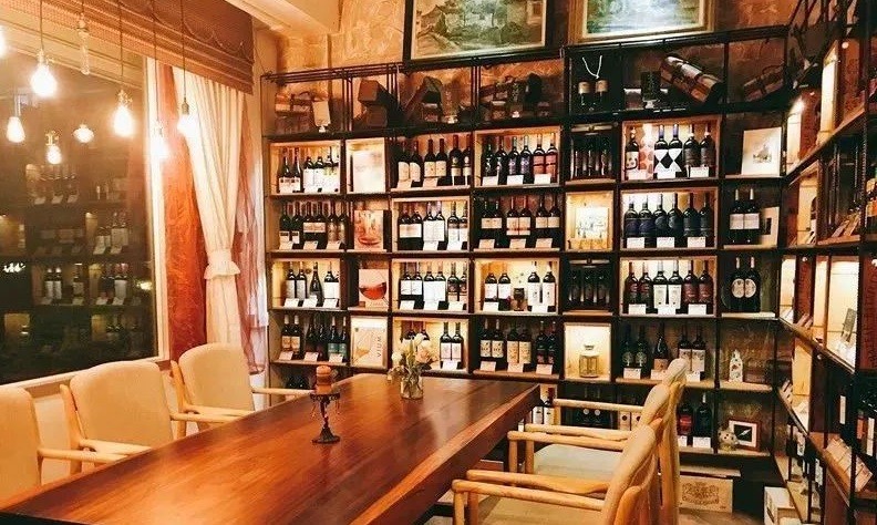 淘寶直播--出現(xiàn)了非常多帶貨能力超強(qiáng)的博主，比如李佳琪、薇雅等等