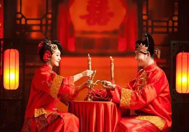 【親歷者】婚禮現(xiàn)場遇限電,讓我們體驗(yàn)了真正的洞房花燭