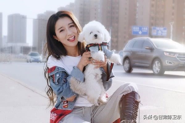 快手排名十大網(wǎng)紅:十：快手網(wǎng)紅陳小碩，已經(jīng)在快手上圈粉2082萬