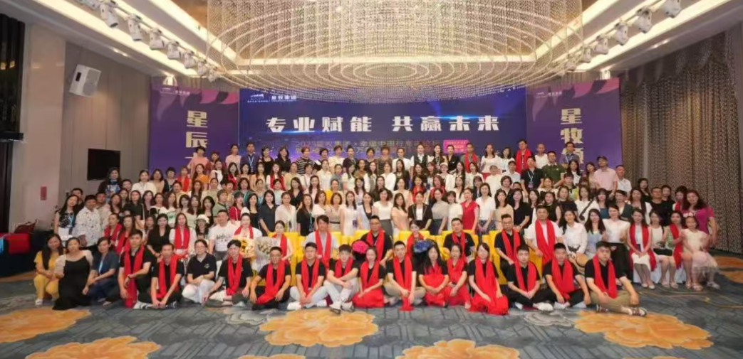 東方衛(wèi)視跨年晚會可在抖音平臺觀看直播。具體說明如下：