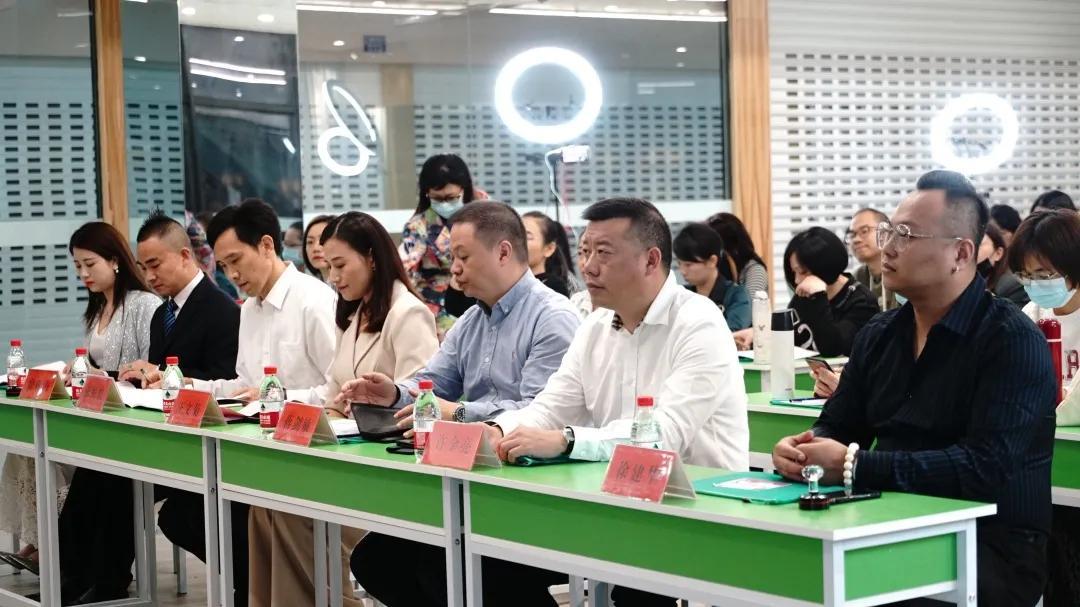 浙江臺(tái)州路橋區(qū)巾幗主播進(jìn)修學(xué)院成立